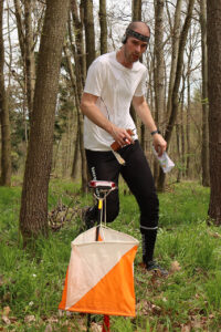 Honza razí kontrolu - rádiový orientační běh